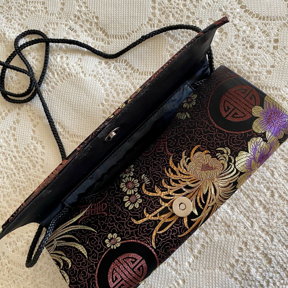 Fabric vintage look clutch